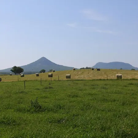 Gyulavezér Lovasbirodalma Vendégháza